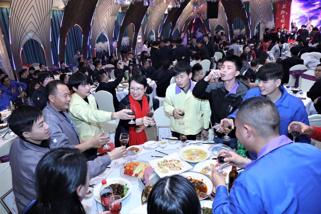 筚路蓝缕度十载，，，，，如日方升新征程|J9集团科技2022年度优异表扬仪式圆满竣事