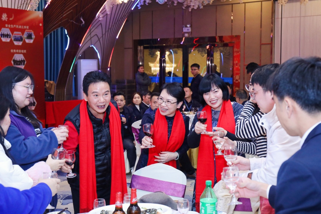 筚路蓝缕度十载，，，，，如日方升新征程|J9集团科技2022年度优异表扬仪式圆满竣事